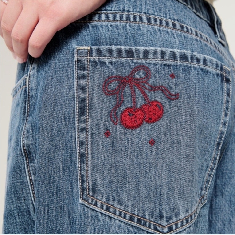 Hollister low-rise super baggy jeans with Cherry Embroidery